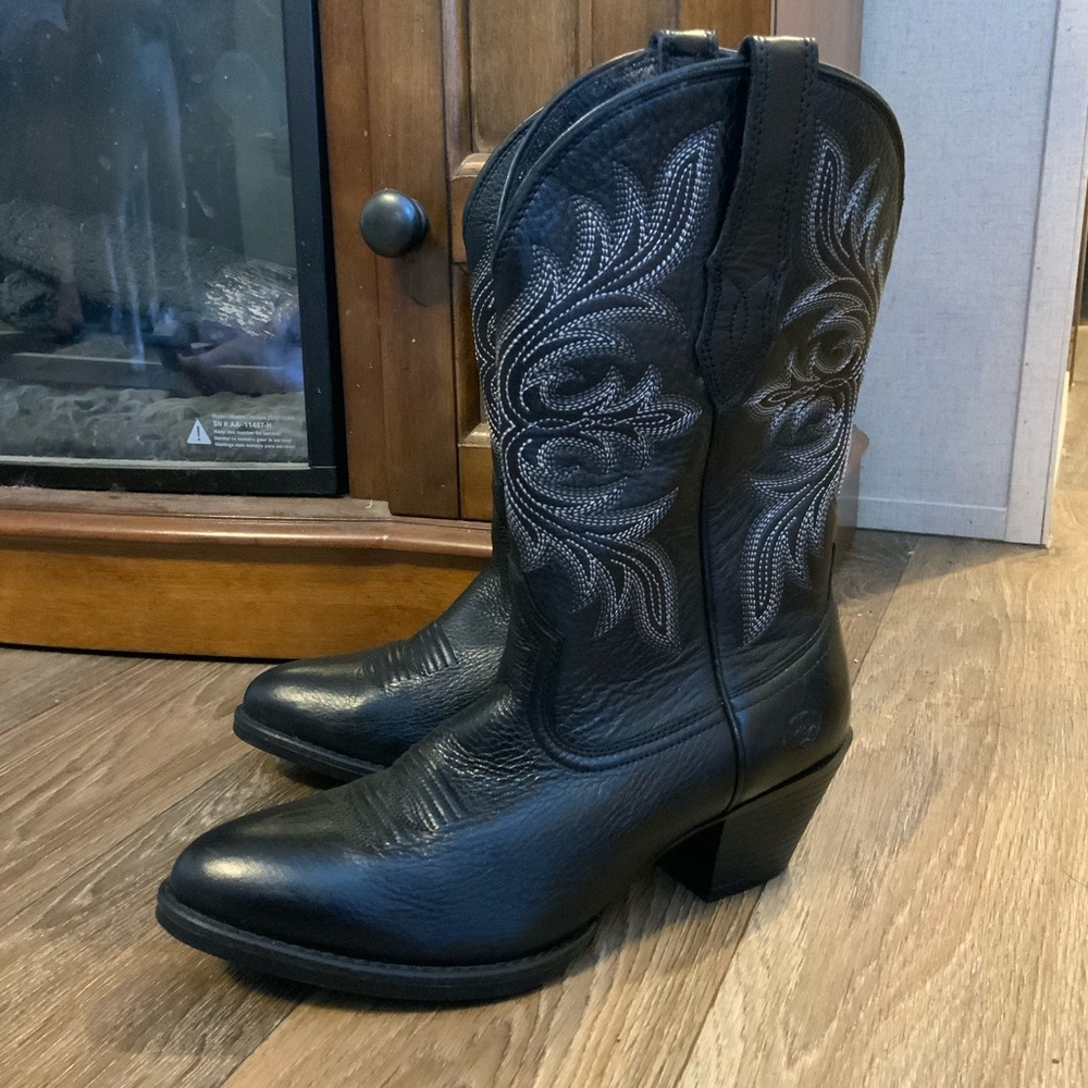 Never Worn Ariat Women’s Runaway Black Western Boot